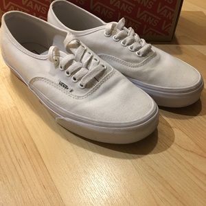 Authentic White Vans *sz 6.5 M/sz 8.0 W*